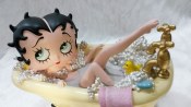 ph4500-betty-having-a-bath-3(copiar)9