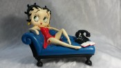 ph4507-betty-on-the-sofa-1(copiar)